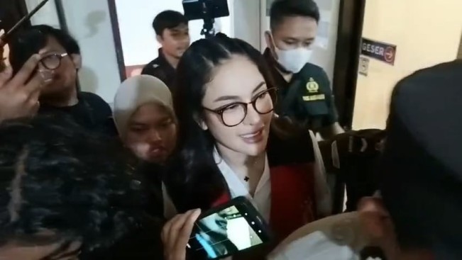 Nikita MIrzani tuduh Reza Gladys sekongkol dengan hakim dan jaksa dalam sidang di PN Jakarta Selatan, Kamis (31/7/2025). [FTNews]